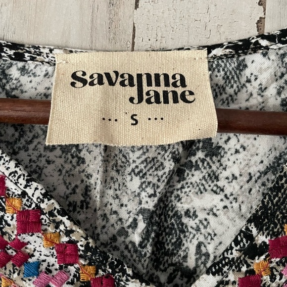 Savanna Jane Womens Aztec Embroidered Long Bell Sleeve V Neck Top Sz Small Boho - Picture 3 of 7